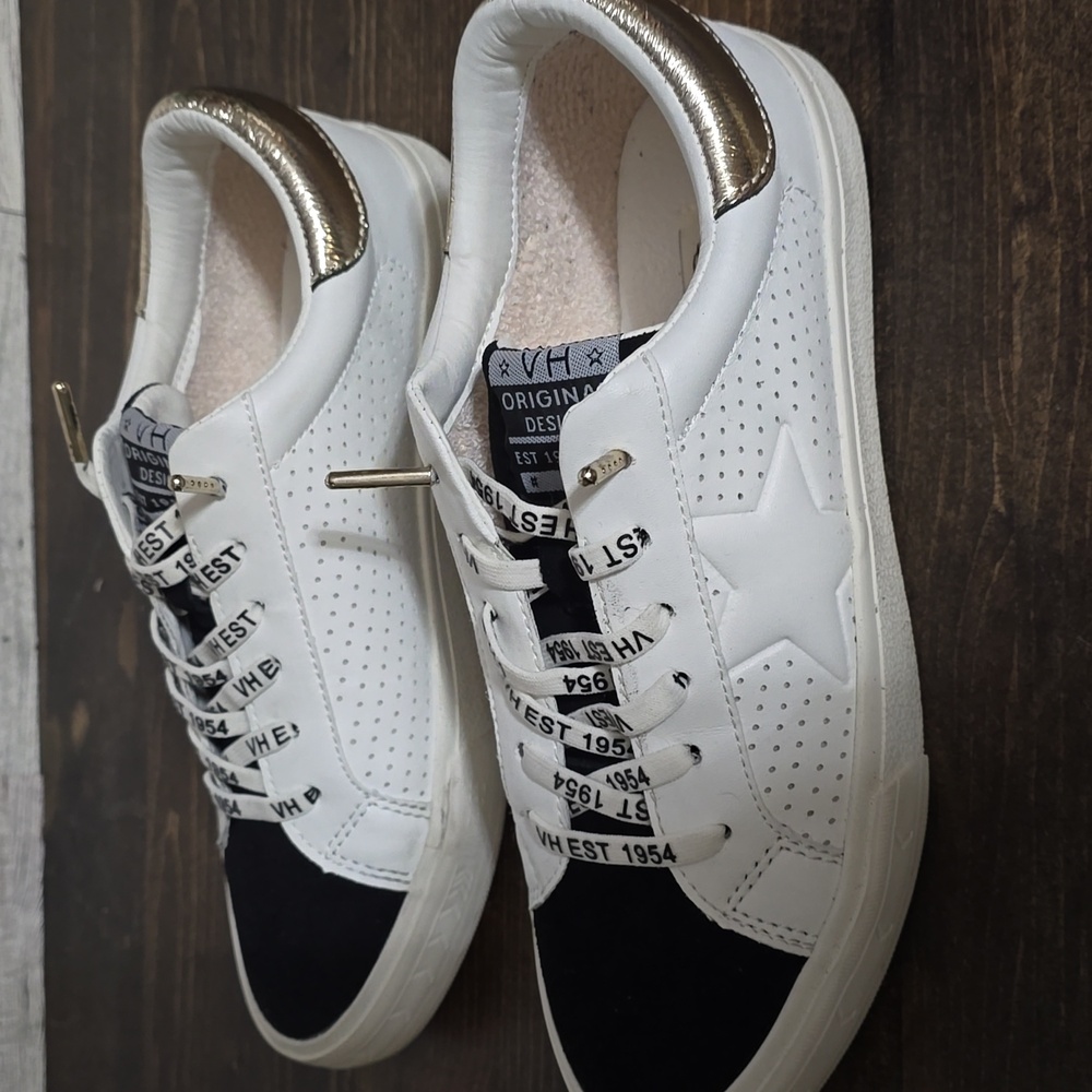 Vintage Havana White and Black Sneakers - Picture 2 of 5